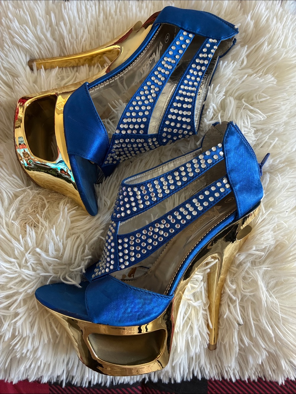 Blue Crystal Accent Platform gold Heels size 6